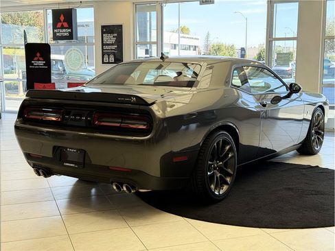 Used 2021 Dodge Challenger R/T Scat Pack RWD image 5