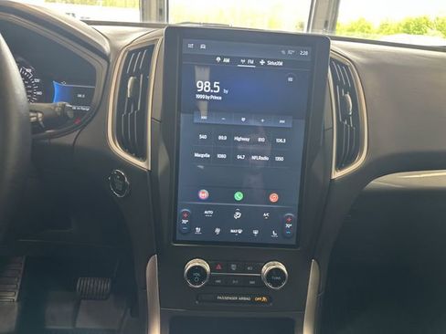 Used 2023 Ford Edge SEL w/ Convenience Package AWD/4WD image 3