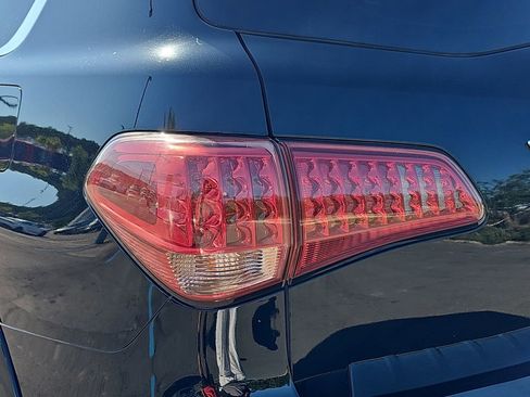 Used 2017 INFINITI QX80 4WD w/ Driver Assistance Package image 33