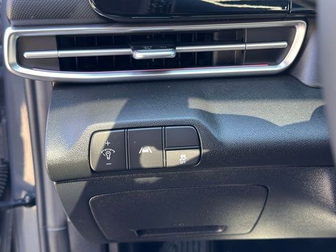 Used 2023 Hyundai Elantra Limited image 24