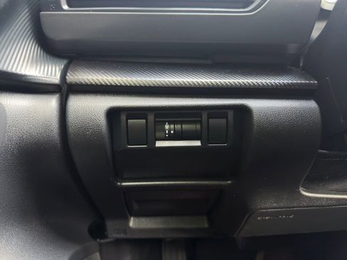 Used 2024 Subaru Crosstrek 2.0i AWD/4WD image 9