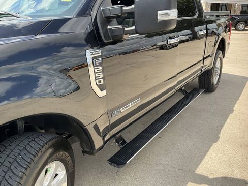 Used 2021 Ford F250 Platinum w/ FX4 Off-Road Package AWD/4WD image 27