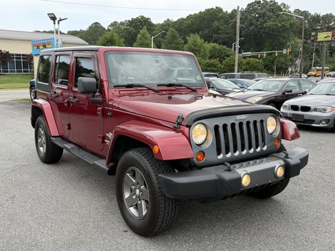 Used 2012 Jeep Wrangler Unlimited Sport image 3