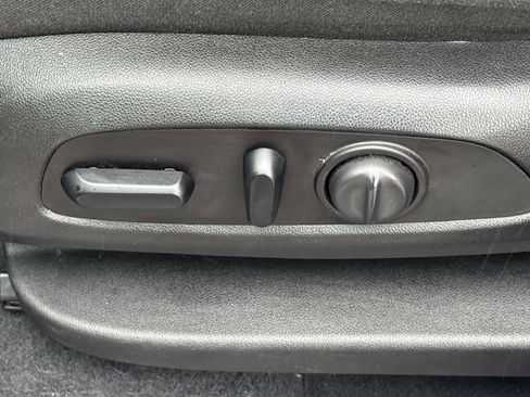 Used 2020 GMC Terrain SLE w/ Driver Convenience Package FWD image 15