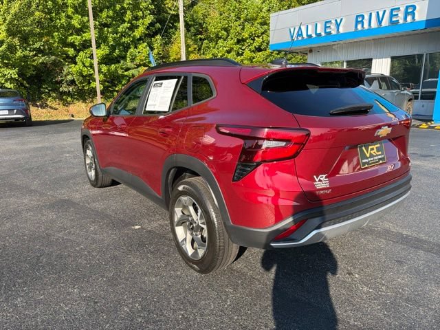 Used 2024 Chevrolet Trax LT FWD image 7