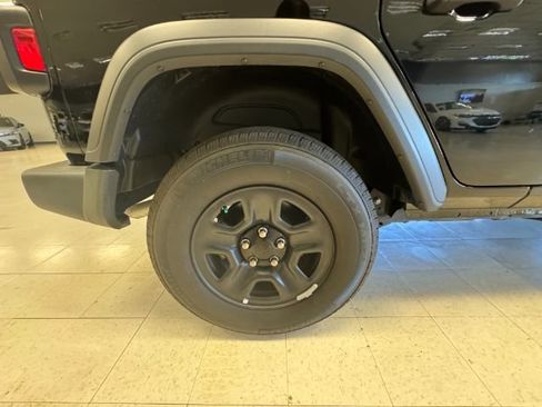 Used 2021 Jeep Wrangler Unlimited Sport AWD/4WD image 23