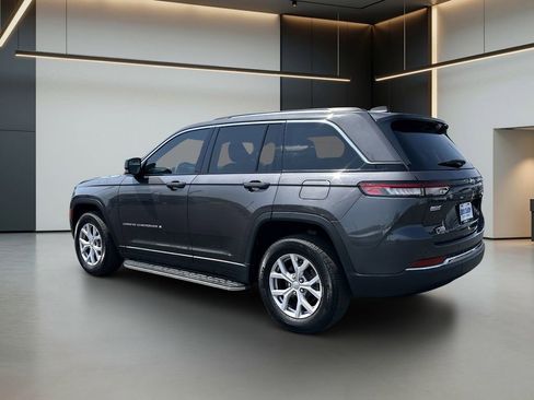 Used 2022 Jeep Grand Cherokee Limited w/ Trailer Tow Prep Group (B) RWD image 3