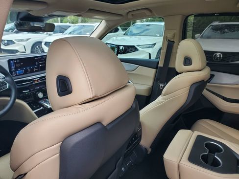 Certified 2025 Acura MDX w/ Technology Package FWD image 11
