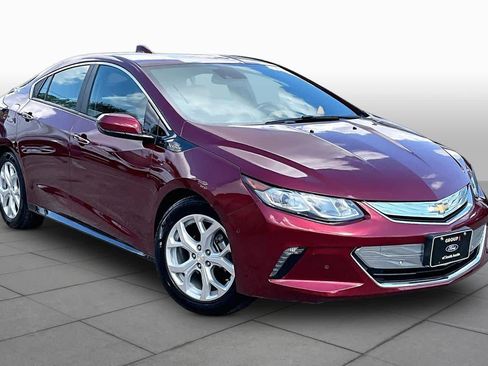 Used 2017 Chevrolet Volt Premier w/ Driver Confidence II Package FWD image 3
