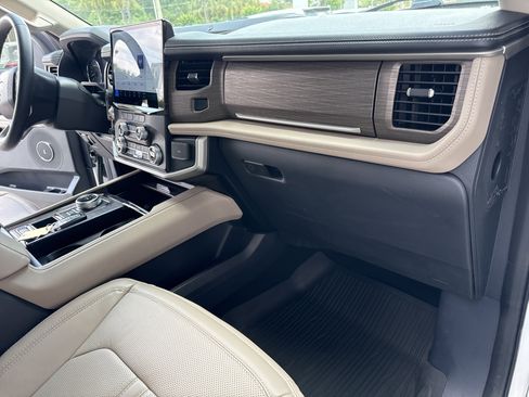 Used 2024 Ford Expedition Limited RWD image 17
