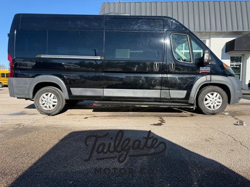 Used 2016 RAM ProMaster 2500 w/ Premium Appearance Group FWD image 1