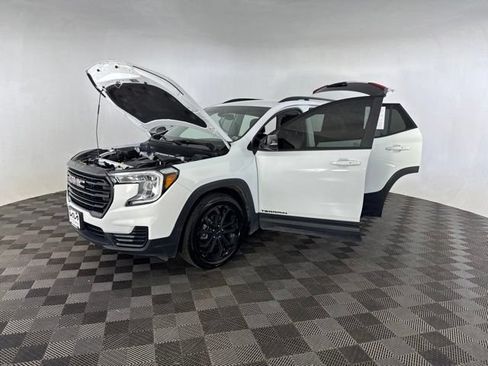Used 2022 GMC Terrain SLE w/ Elevation Edition FWD image 12