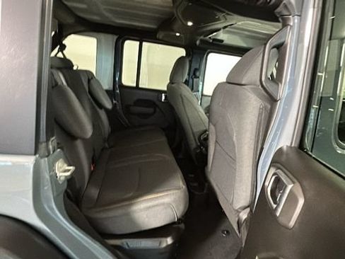 Used 2024 Jeep Wrangler Unlimited AWD/4WD image 27