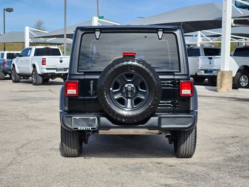 Used 2025 Jeep Wrangler Unlimited Sport image 6