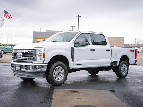 Used 2024 Ford F250 XLT w/ FX4 Off-Road Package AWD/4WD image 11