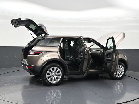 Used 2017 Land Rover Range Rover Evoque SE AWD/4WD image 30