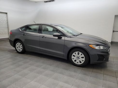 Used 2019 Ford Fusion S FWD image 11