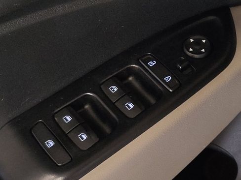 Used 2020 Hyundai Venue SEL FWD image 27