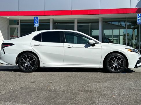 Certified 2024 Toyota Camry SE FWD image 3