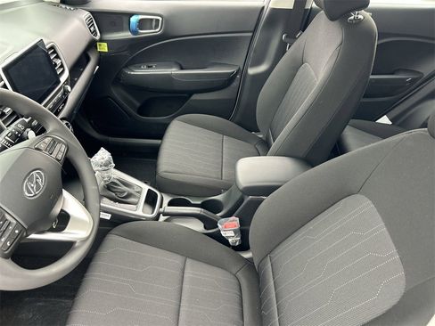 New 2026 Hyundai Venue SE image 18