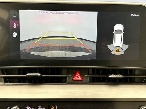 Used 2024 Kia Sportage EX image 15