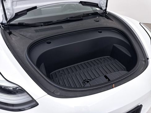 Used 2023 Tesla Model 3 Standard Range RWD image 9