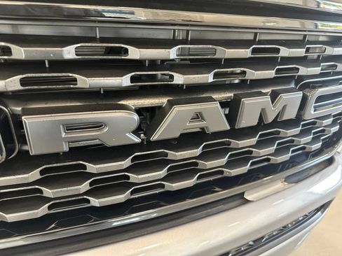 Used 2022 RAM 1500 Big Horn w/ Night Edition AWD/4WD image 32
