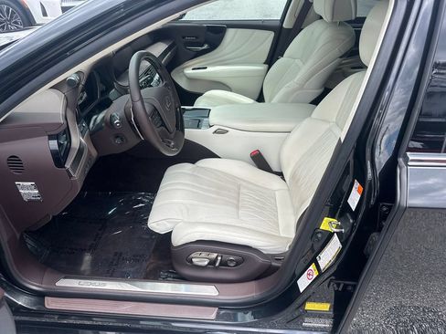 Used 2018 Lexus LS 500 RWD image 9