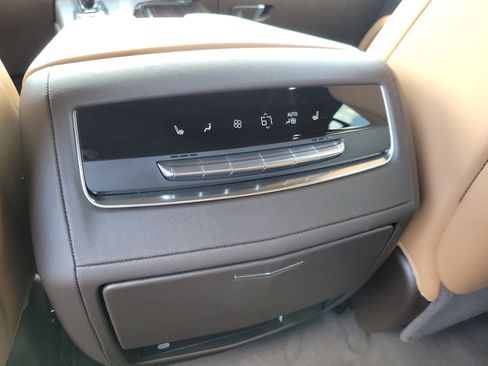 Certified 2023 Cadillac Escalade Premium Luxury w/ Performance Package AWD/4WD image 15