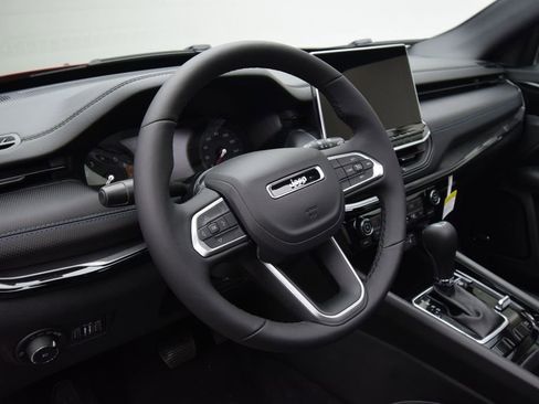 New 2026 Jeep Compass Latitude w/ Sun and Sound Group image 13