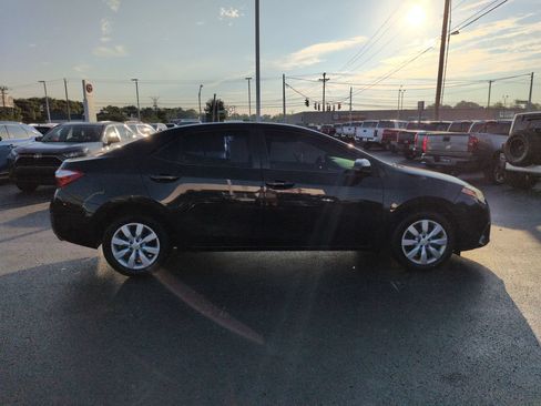 Used 2016 Toyota Corolla LE FWD image 7