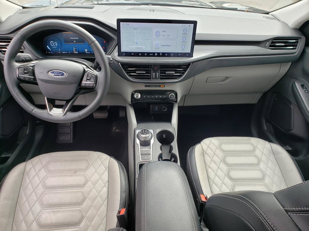 Used 2023 Ford Escape Platinum w/ Premium Technology Package AWD/4WD image 6