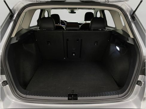 Used 2025 Volkswagen Taos SE image 6