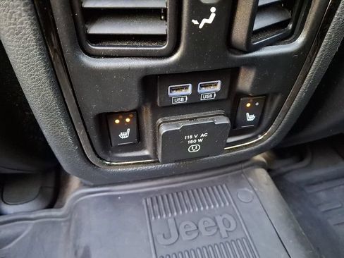 Used 2018 Jeep Grand Cherokee High Altitude AWD/4WD image 14