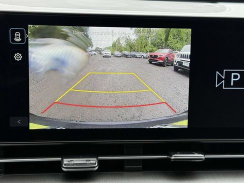 Used 2025 Hyundai Kona SEL FWD image 30