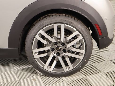 New 2025 MINI Cooper 2-Door Hardtop image 19