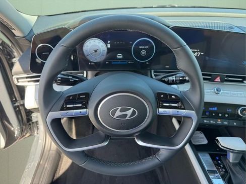 New 2026 Hyundai Elantra Limited FWD image 25