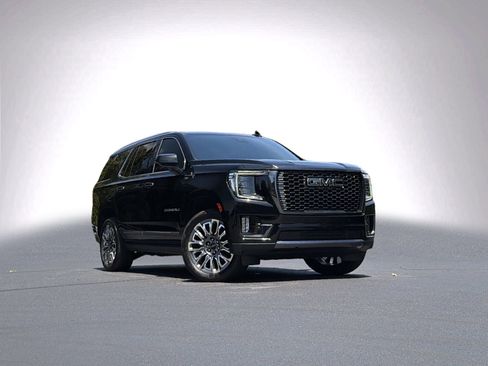 Used 2023 GMC Yukon Denali Ultimate AWD/4WD image 2