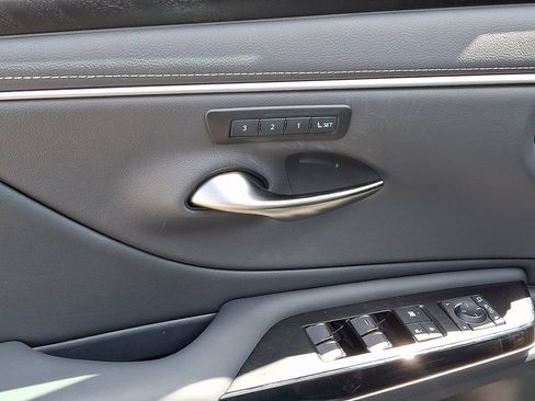Certified 2025 Lexus ES 350 w/ Premium Package FWD image 13
