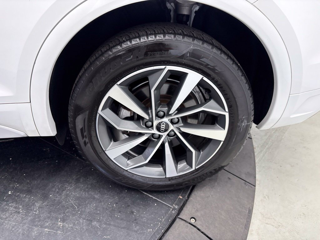 Certified 2023 Audi Q5 2.0T Premium w/ Convenience Package AWD/4WD image 17