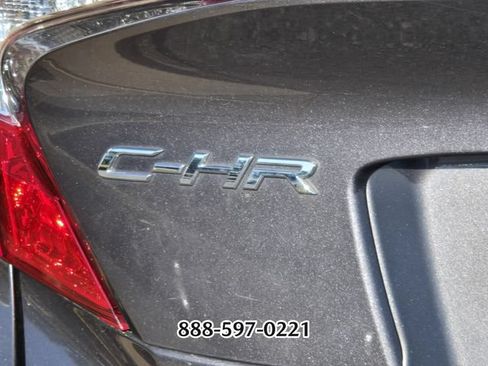 Used 2019 Toyota C-HR Limited FWD image 4