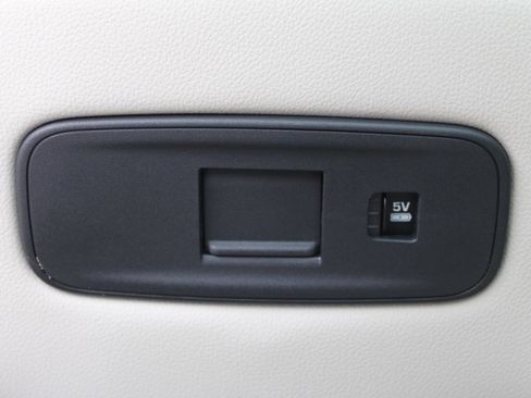 Certified 2025 Land Rover Discovery Sport S image 35