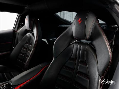 Used 2019 Ferrari 812 Superfast RWD image 24