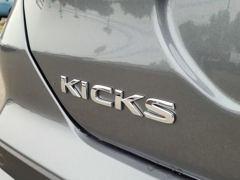 Used 2021 Nissan Kicks SV image 8