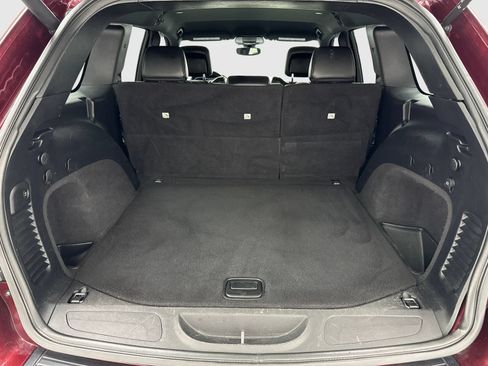 Used 2019 Jeep Grand Cherokee Altitude RWD image 44