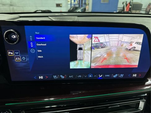 Certified 2024 Chevrolet Traverse RS AWD/4WD image 16