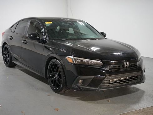 Used 2023 Honda Civic Sport image 3