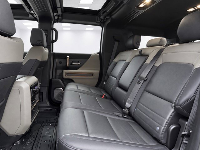 Used 2025 GMC Hummer EV 2X AWD/4WD image 22