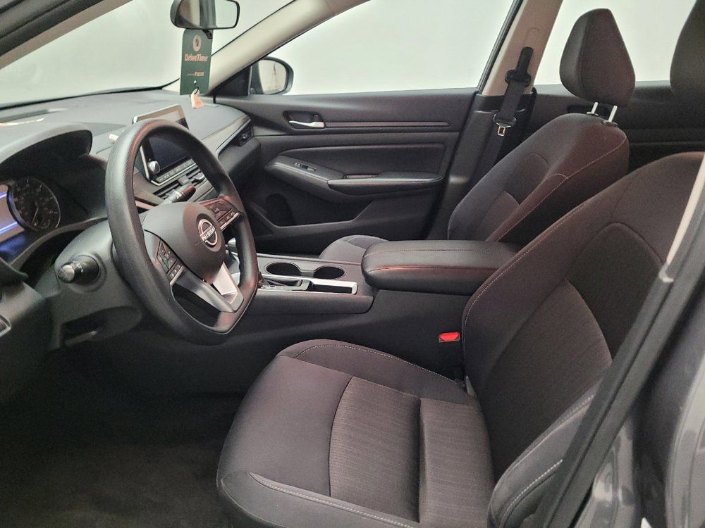 Used 2025 Nissan Altima 2.5 SV FWD image 17