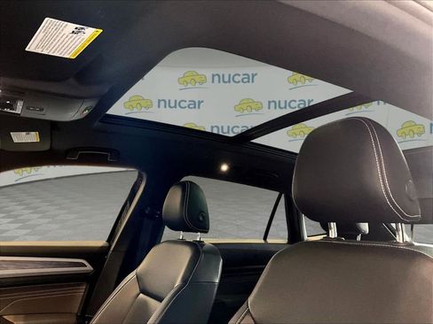 Used 2022 Volkswagen Atlas Cross Sport SE image 17